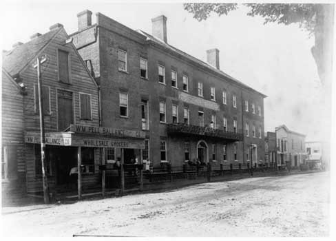 Gaston House Hotel--click for more information.